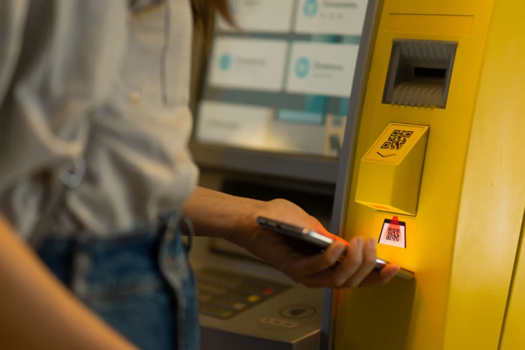 Rút tiền tại ATM Bitcoin